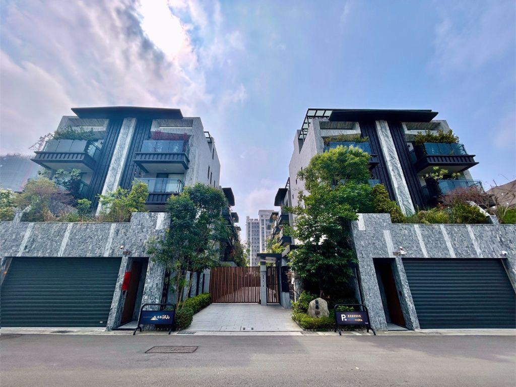 北屯區單元12低密度規劃，居住品質優良，雙車位以上電梯別墅最受到青睞。