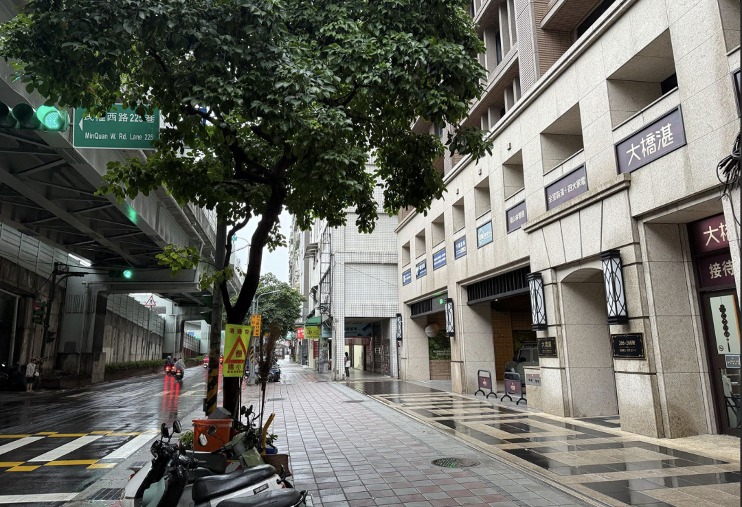 先建後售的「大橋湛」社區，有買方短期持有轉賣獲利最多500萬。（住展提供）