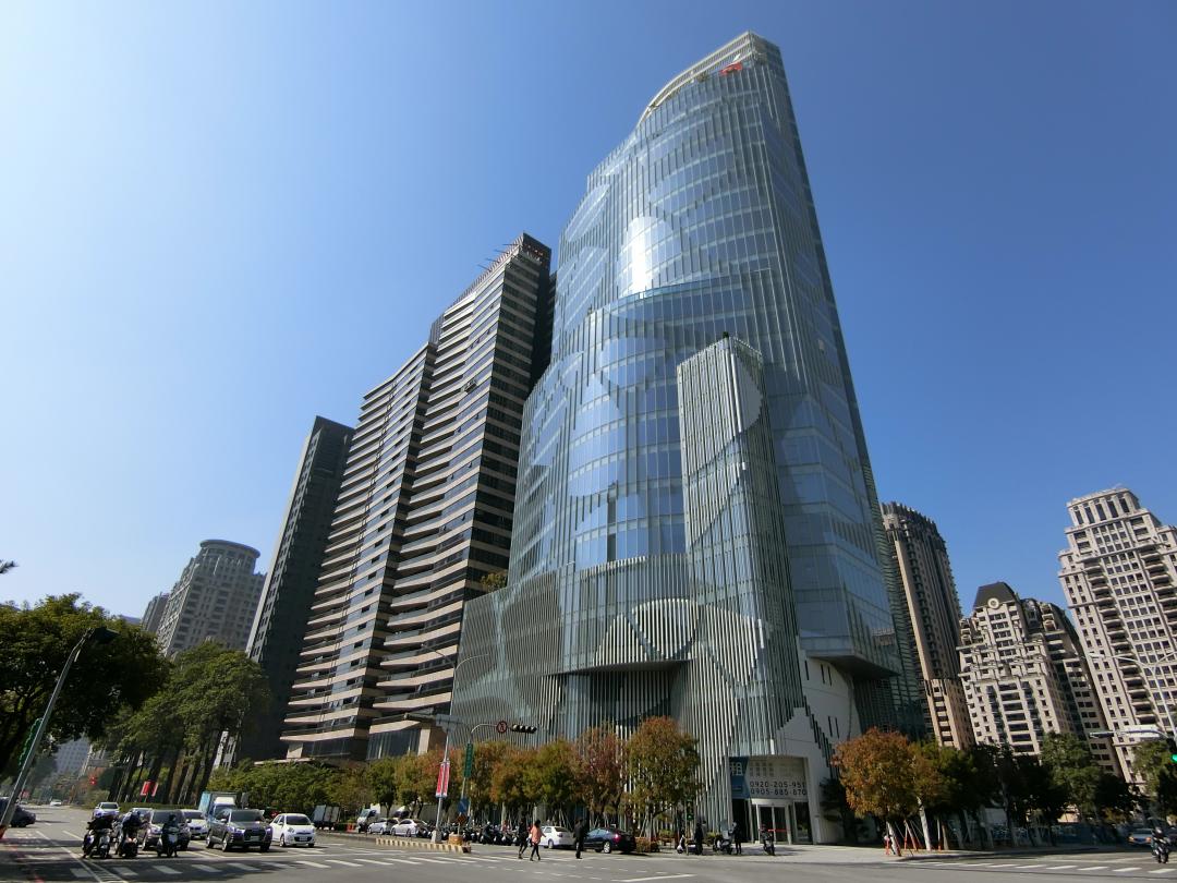 台中今年第一季預售商辦交易筆數雖從去年同期的102件微幅減至96件，但交易占比卻從僅1.6%大幅攀升至6.6%。(圖/台灣房屋提供)