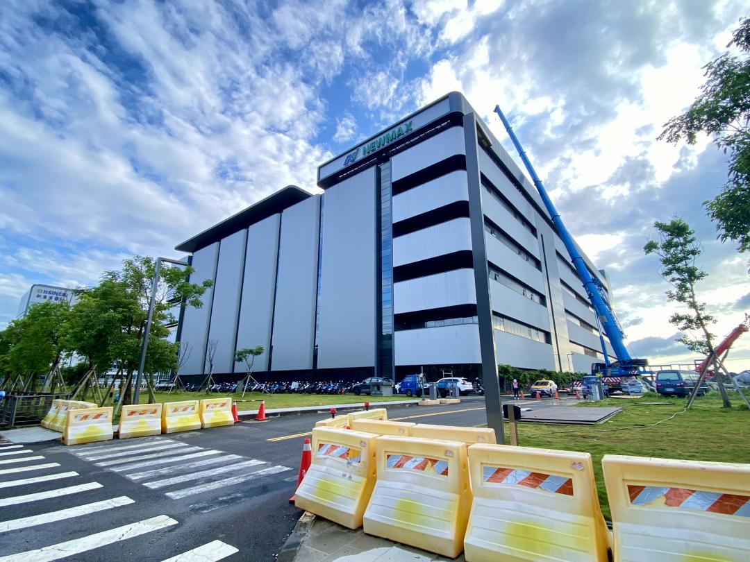 中部科學園區成為吸納就業人口的火車頭，近三年共新增4,533名科技從業人員，其中超過一半集中在台中后里園區，顯示后科發展動能強勁。