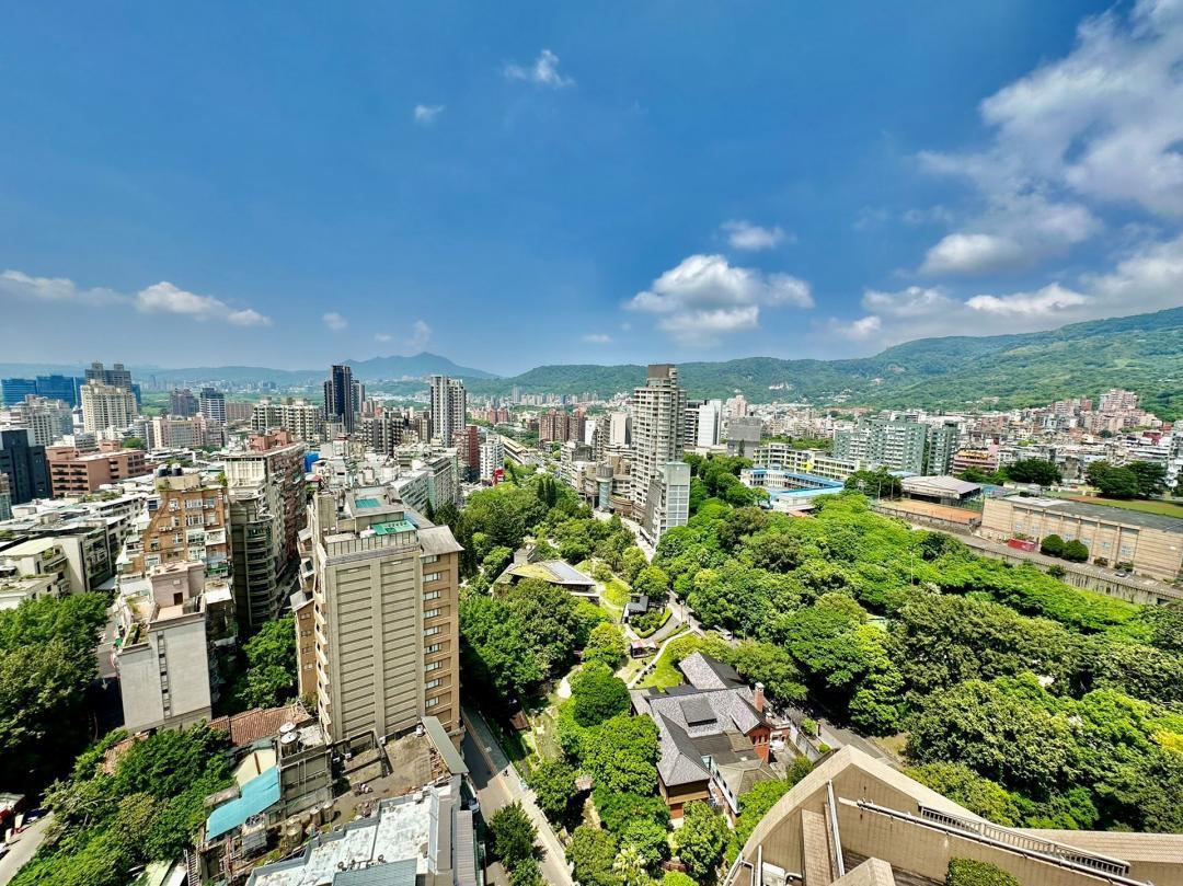 新北市近10年住宅均價成長近4成，其中三峽、鶯歌、林口區近10年交易單價分別以77.2%、72.79%、50.64%的漲幅領先全市。(圖/資料照)