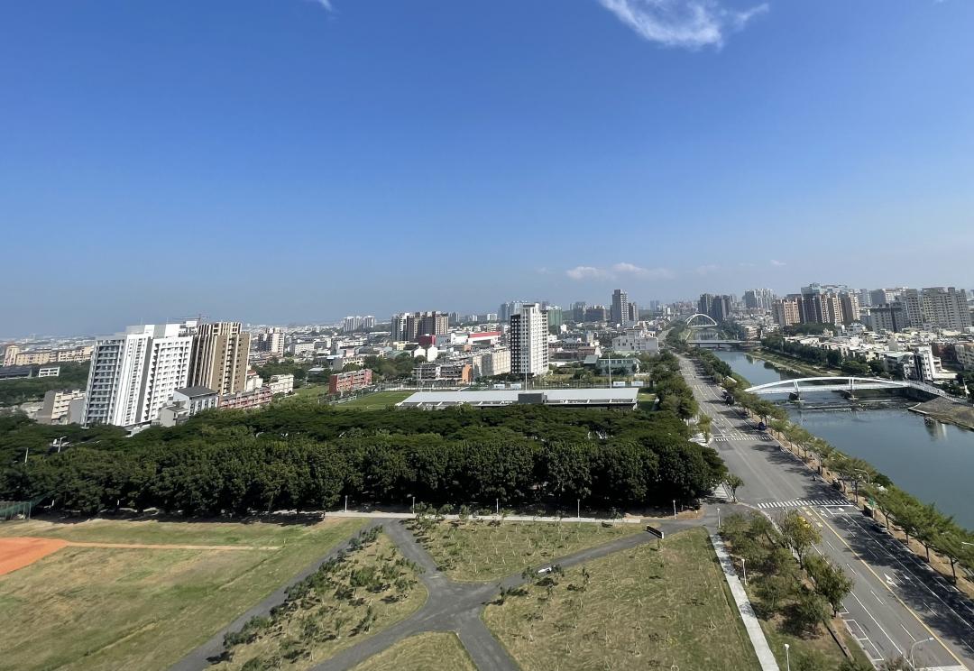 面積約3.49公頃的高大特定區文小1，高市府將與國科會協調，研議做高科實中楠梓校區預定地。 