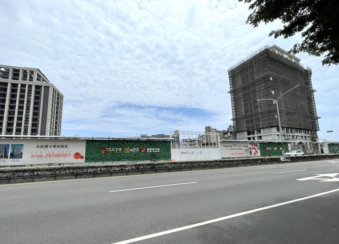 欣巴巴事業看準南科之於北區的區段對位，台南北區更具備市中心的蛋黃價值，今年推出和緯路二段近花園夜市、總銷150億元的「欣府城」大樓預售案。