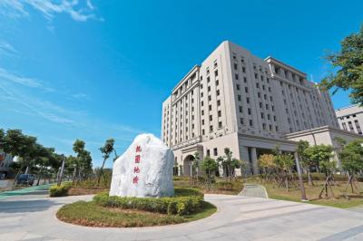 地政士聯手詐團狠騙7人近4千萬 警局「演戲」喊反詐騙 遭起訴重刑