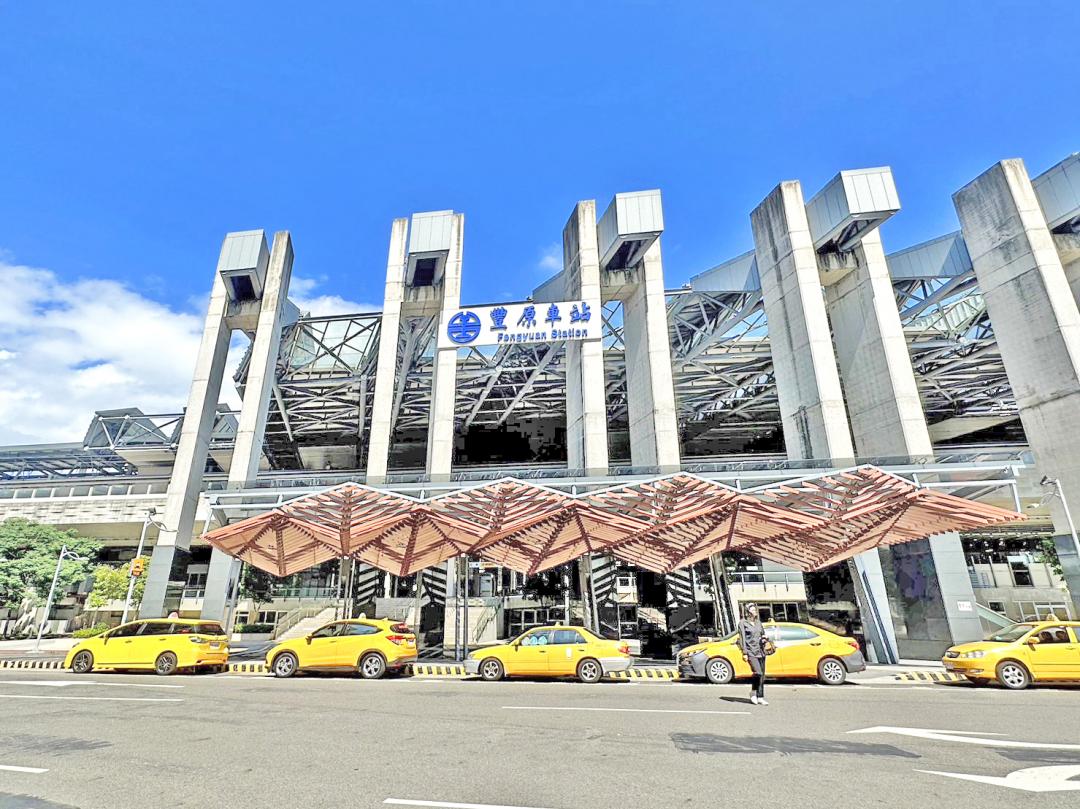 交通方面，除了既有國道一號、四號與台鐵豐原站的通勤優勢。
