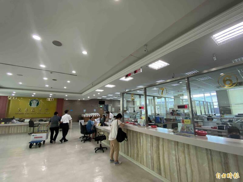 在高房價與理財熱潮交織下，國人財務結構正悄然改變。(圖/資料照)