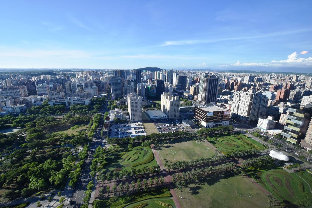 北高雄農16、美術館園區等都市設計審議熱門推案區，形塑優質景觀與環境，房價也創高檔行情。