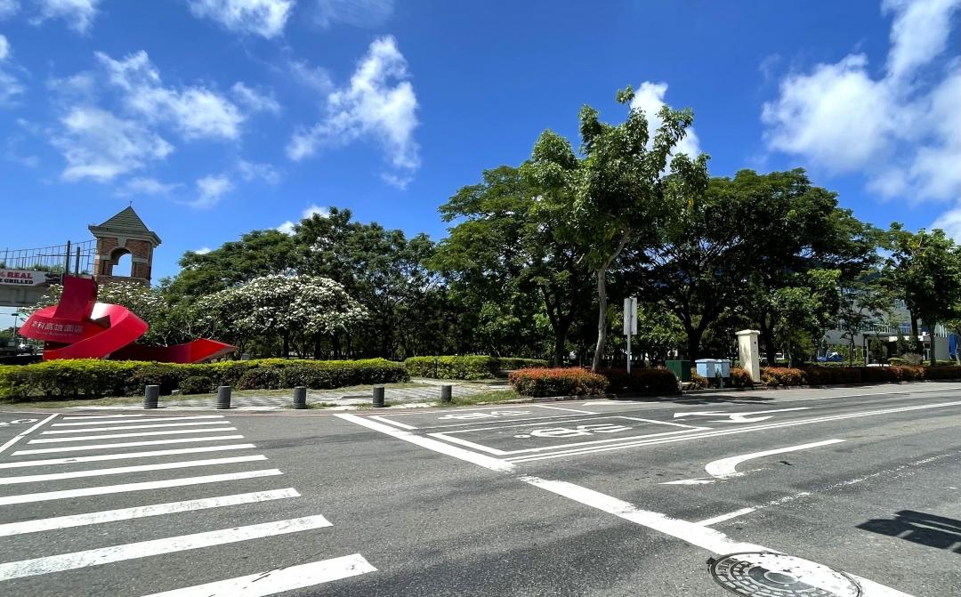 政府近來積極推動南部高科技S廊帶，從南科、沙崙綠能科學城，連結北高雄路竹科學園區、橋頭科學園區等，湖內區正好位於科技廊帶樞紐核心區。