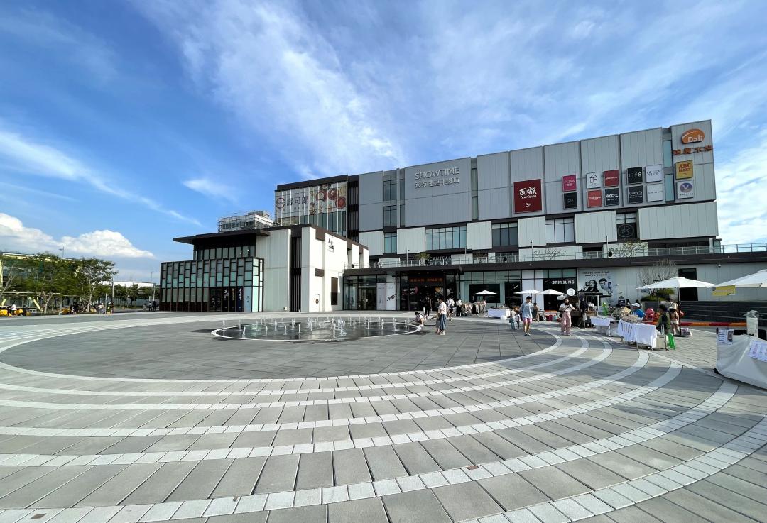 生活圈迅速聯結岡山樂購廣場，提供消費便利性。