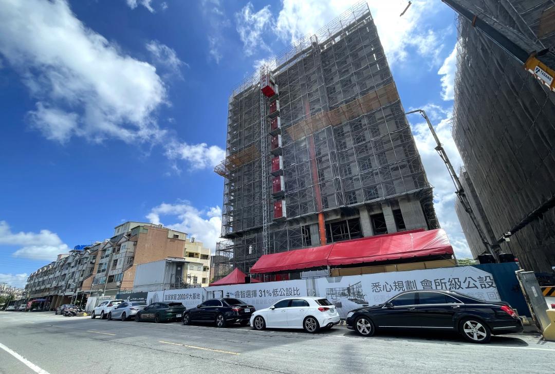 湖內生活圈2字頭輕豪宅大樓市場迅速成長。