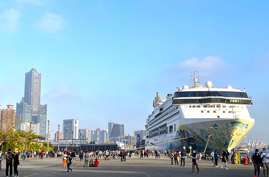 高雄近年積極發展觀光經濟，帶旺旅宿與餐飲商機，除了大型國際觀光旅館相繼進駐，平價民宿擁有房價優勢，主題風格特色房型更加吸睛，帶動市場需求快速成長，看準旅宿商機，民宿市場成為投資業者關注新寵！ (圖:台灣房屋提供)
