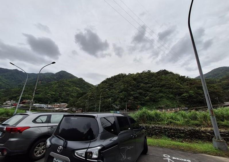 基隆蕭姓男子在猴硐車站周邊擁大批土地，因積欠遺產稅，宜蘭分署將於6月30日進行拍賣。（宜蘭分署提供）