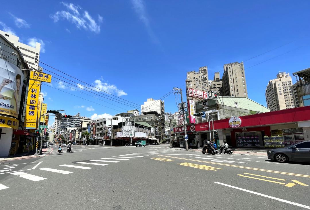 建工商圈生活圈坐擁學區、商圈、綠地、交通優勢，輕豪宅大樓市場崛起。