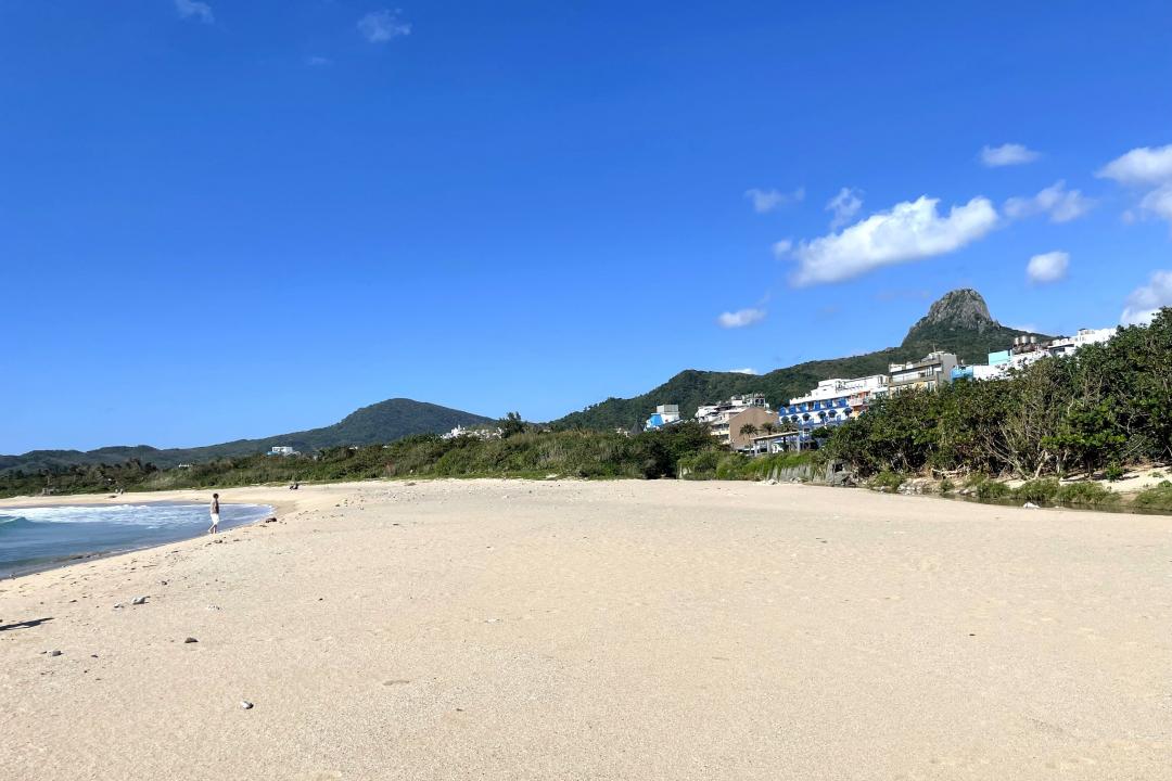 墾丁的美景吸引大量觀光度假人潮，也吸引高雄品牌建商紛紛前往規畫度假飯店與休閒宅大樓。
