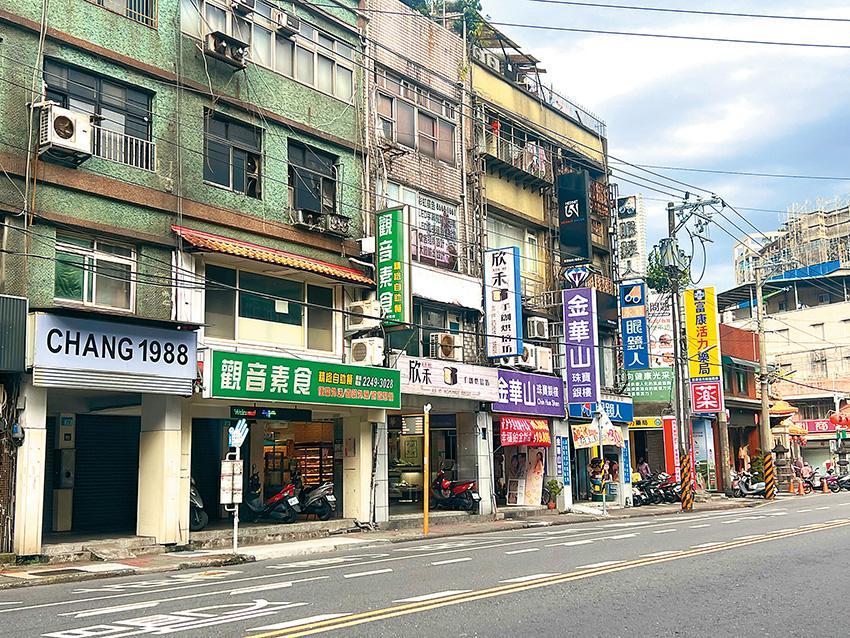 父母贈送房子給小孩，若順帶幫小孩繳契稅、土增稅，恐讓孩子得多付稅金。（