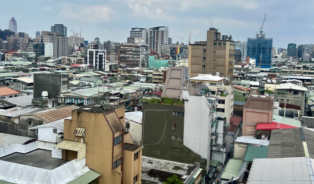 台北市公寓價格修正大，今年6月跟去年8月相比，跌幅4.8%，價格更已回落到去年1月。（記者朱語蕎攝）