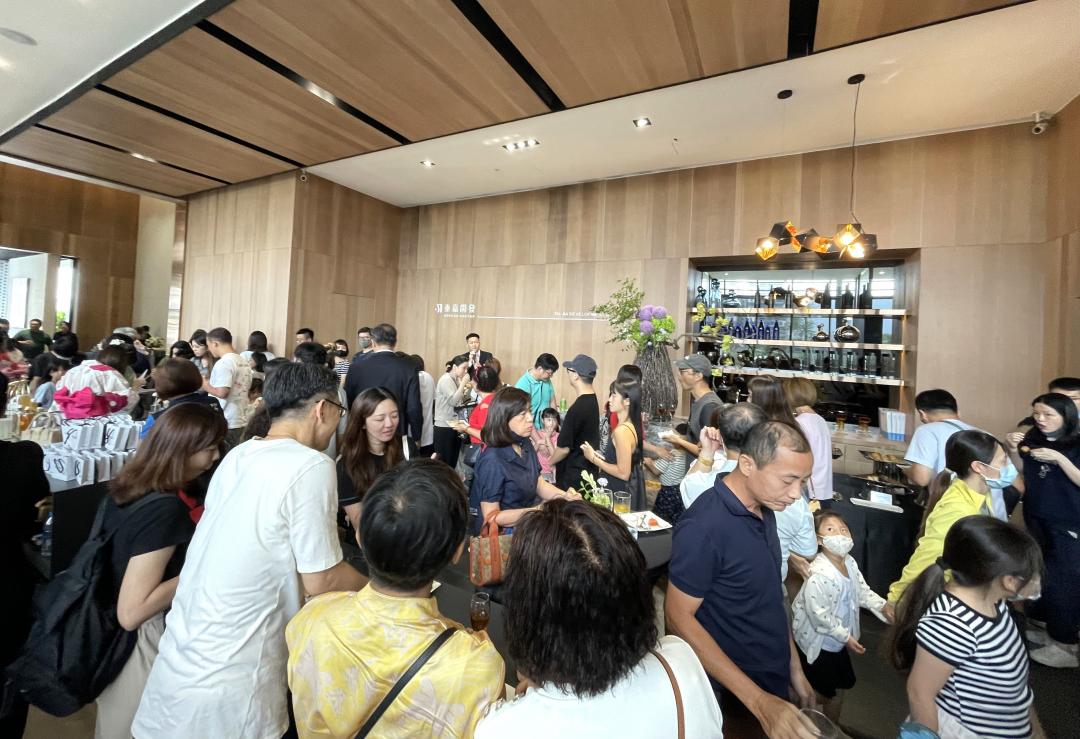 泰嘉開發於台南九份子築城NO.7作品、國際建築大師丹下憲孝設計之「泰嘉璞日」，於7/5(六)盛大舉辦完工發表會，正式對外揭示其國際級設計成果，為回饋長期支持的VIP貴賓，現場同步舉辦「盛夏花藝會」，且備有台日風格融合的午茶饗宴、和服攝影體驗等豐富活動。(圖:業者提供)