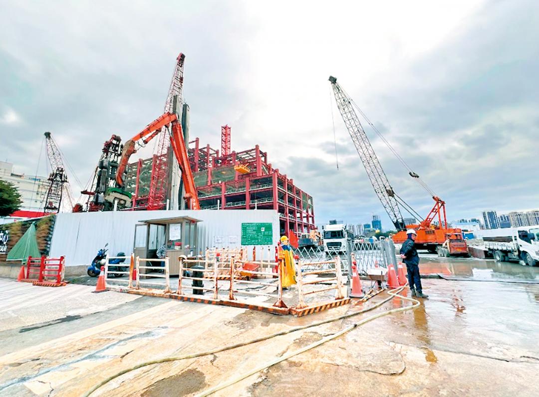 左岸有行政、媒體園區等建設利多。