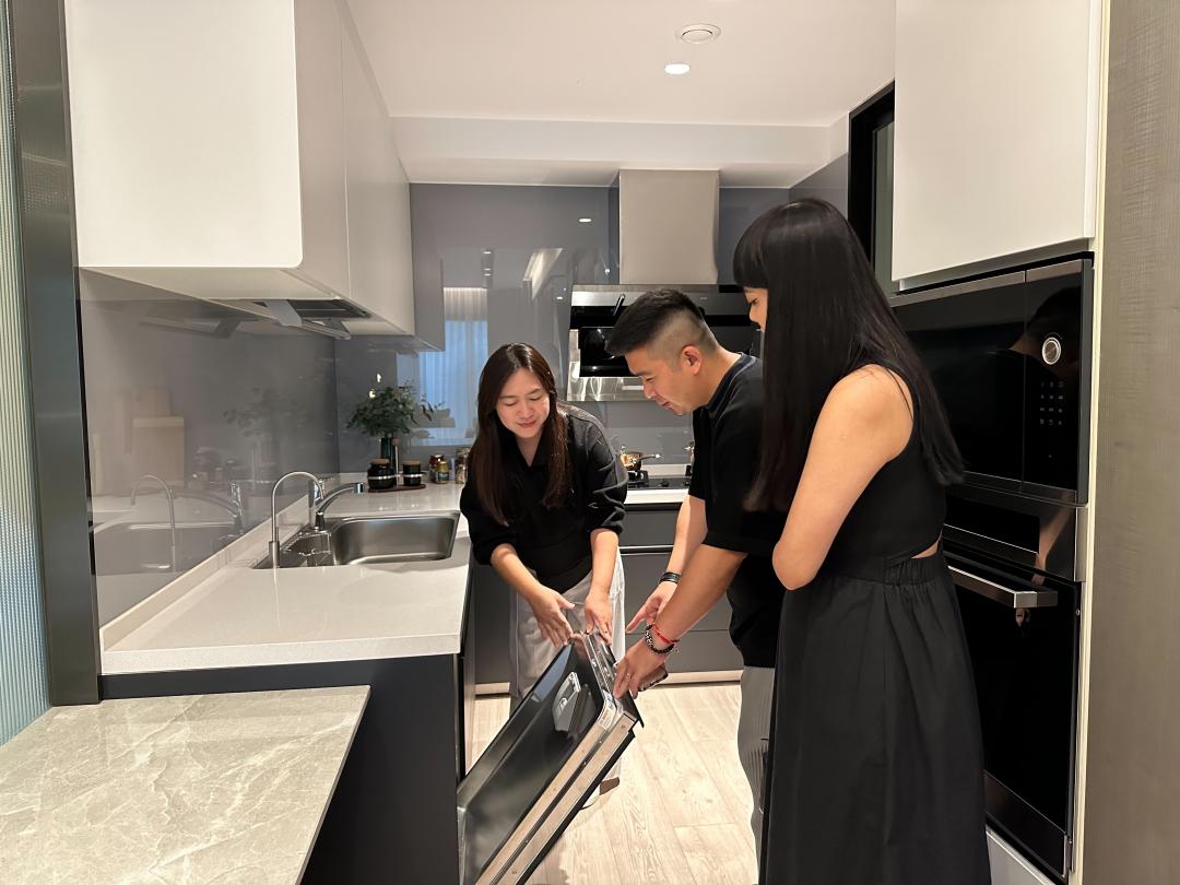 品牌建商針對家庭女主人，打造細膩貼心的建材配備及生活動線，深獲家庭客群喜歡。