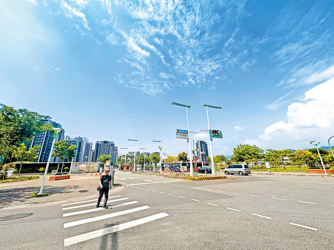 台中重劃區多，土地供給無虞，也讓建商不急著搶地。