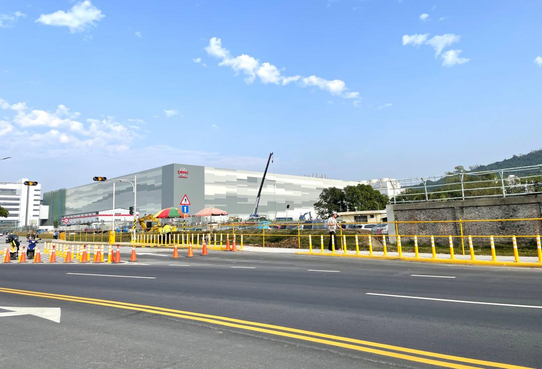 台積電設廠的利多支撐，高雄楠梓科學園區的房市展現穩健剛性需求，買方朝Ｍ型化發展，一部分為現金購屋的族群，另一族群則受限第七波信用管制影響，縮手觀望。