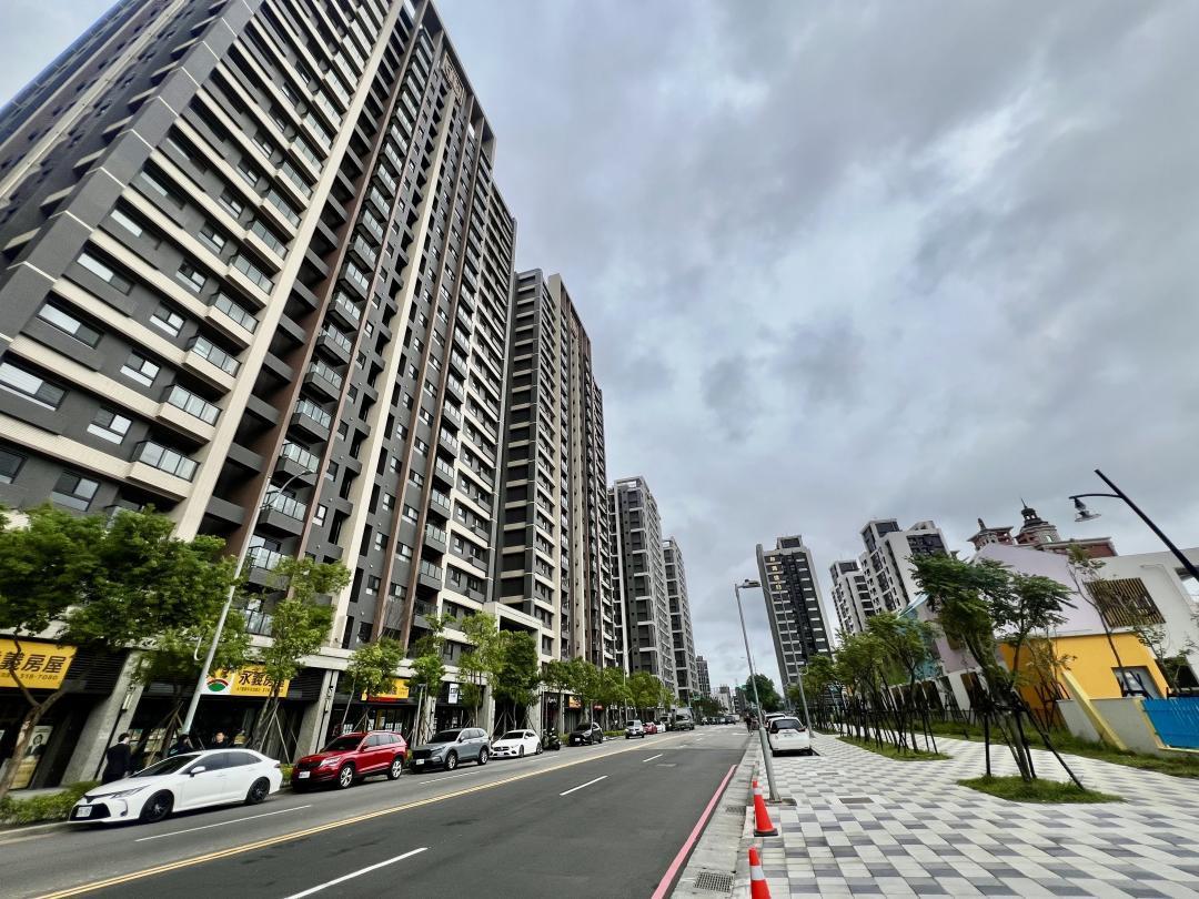民眾買賣屋意願持續下跌，反應現下房市交易低迷。