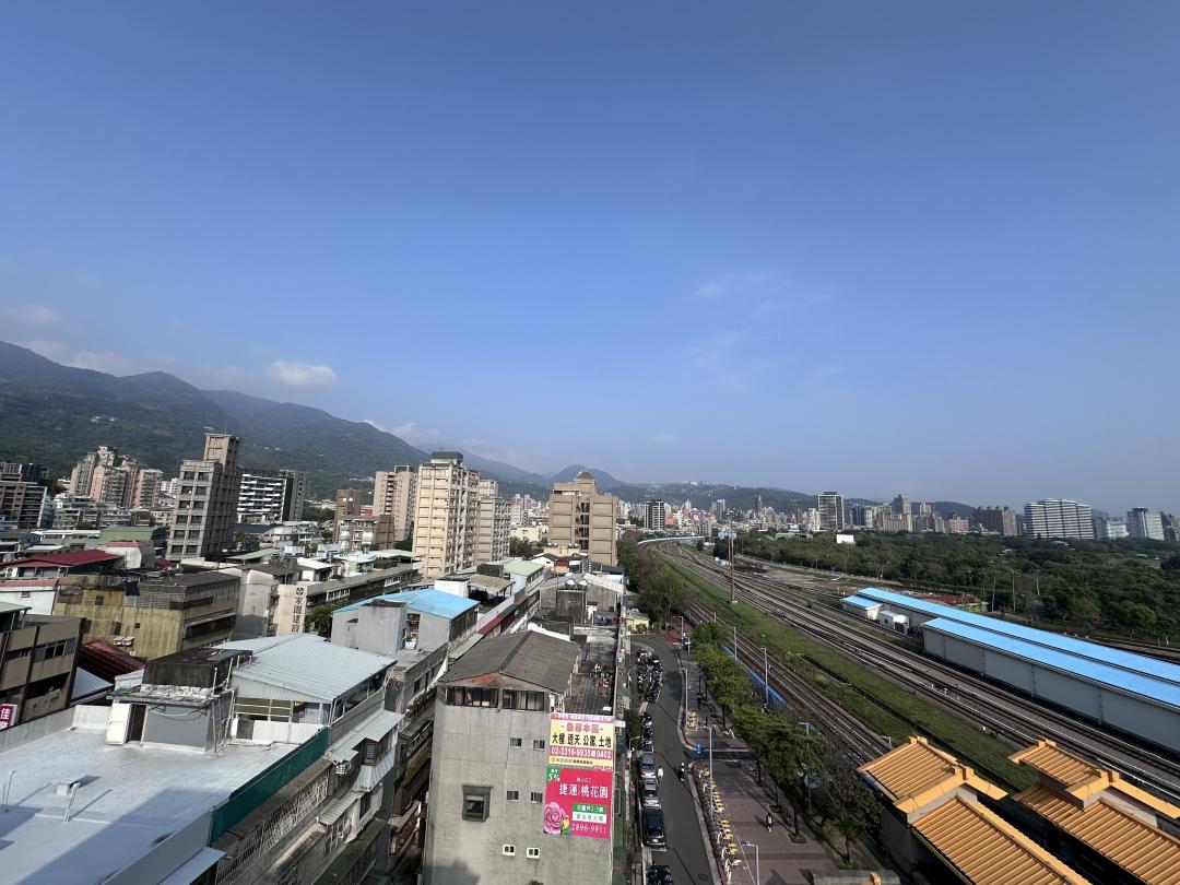 美國川普決定放行輝達H20晶片銷售到大陸的好消息，市場預估輝達將會加快全球及兩岸布局，北台北區域建案可望成為最大受惠者。