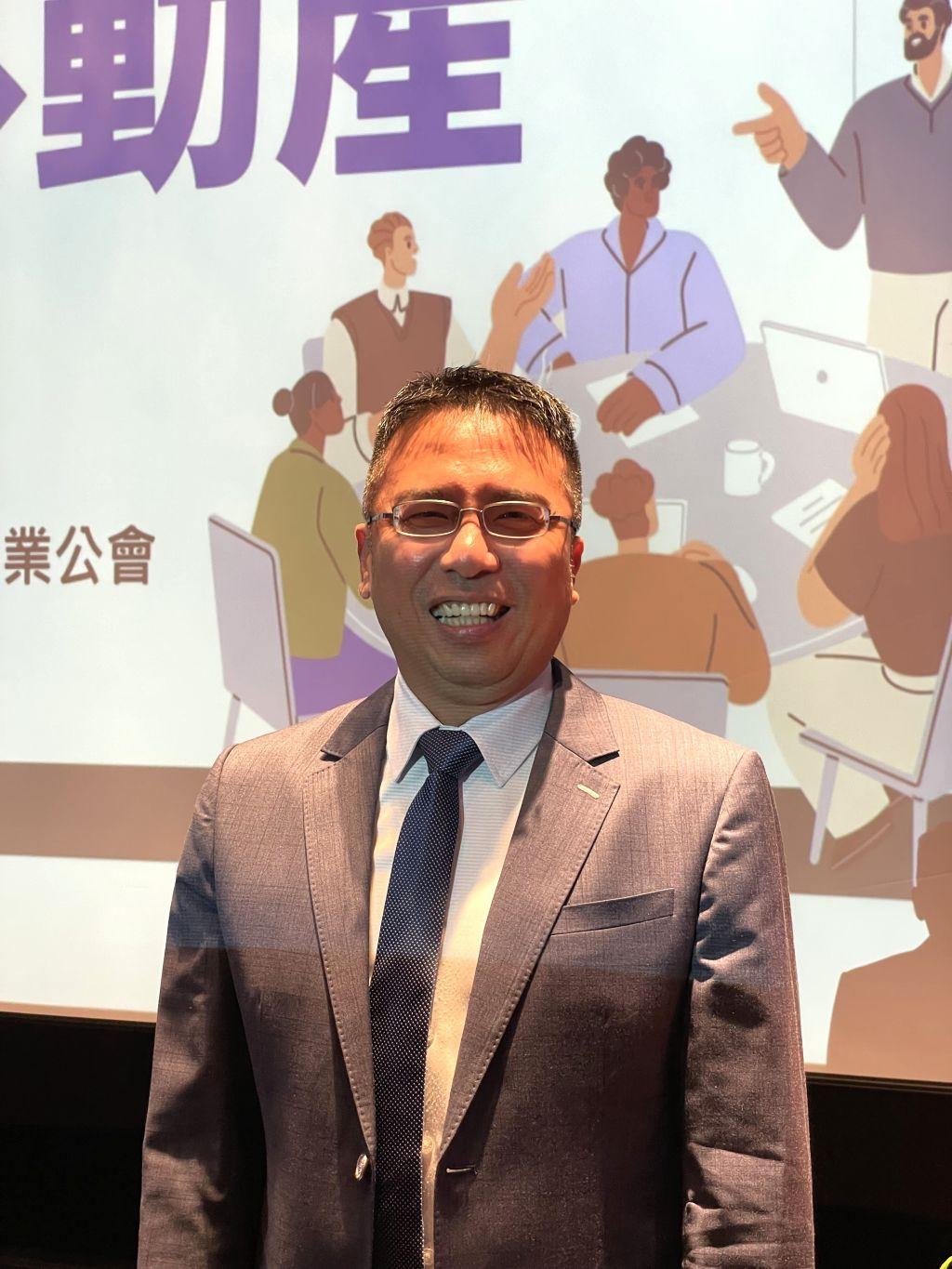 高雄市不動產代銷公會理事長謝哲耀分析表示，政府推動的南部大S廊帶，吸引台積電從嘉義、台南、高雄與屏東，都陸續進行投資設廠，但多年來高雄的A級商辦新大樓供給相當稀缺，半導體供應鏈廠商對商辦需求頗高，南高雄亞灣區也在國際AI潮流、輝達將進駐與特貿三開發，高雄A級商辦大樓的租售行情仍將穩定走高。