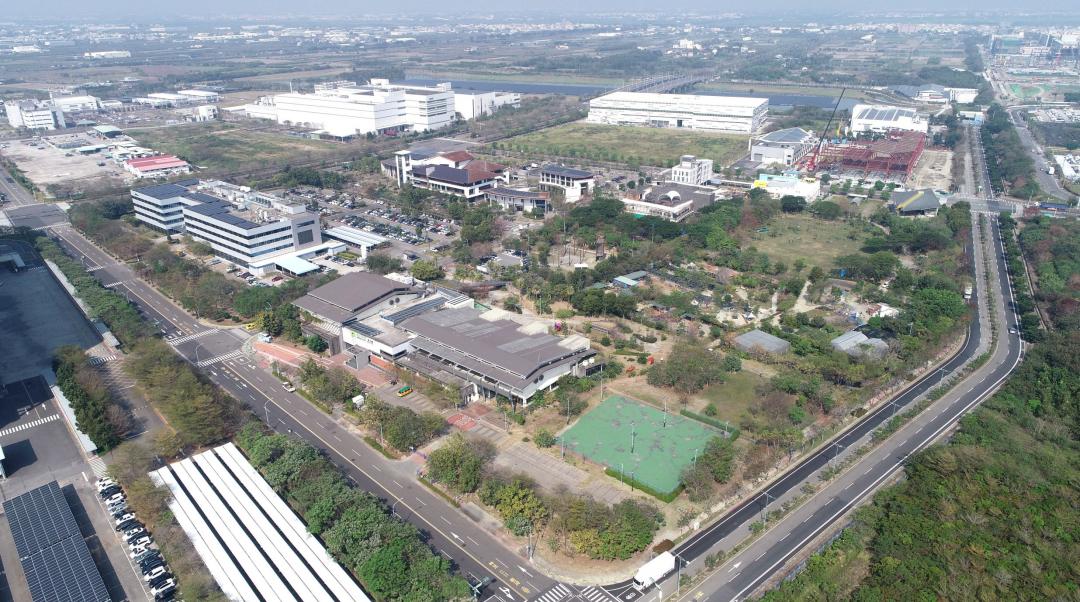 緊鄰南科園區的樹谷園區，廠商進駐數38家，就業人數約達1萬1789人，園區年產值約達1066.93億。(圖:南市府經發局提供)
