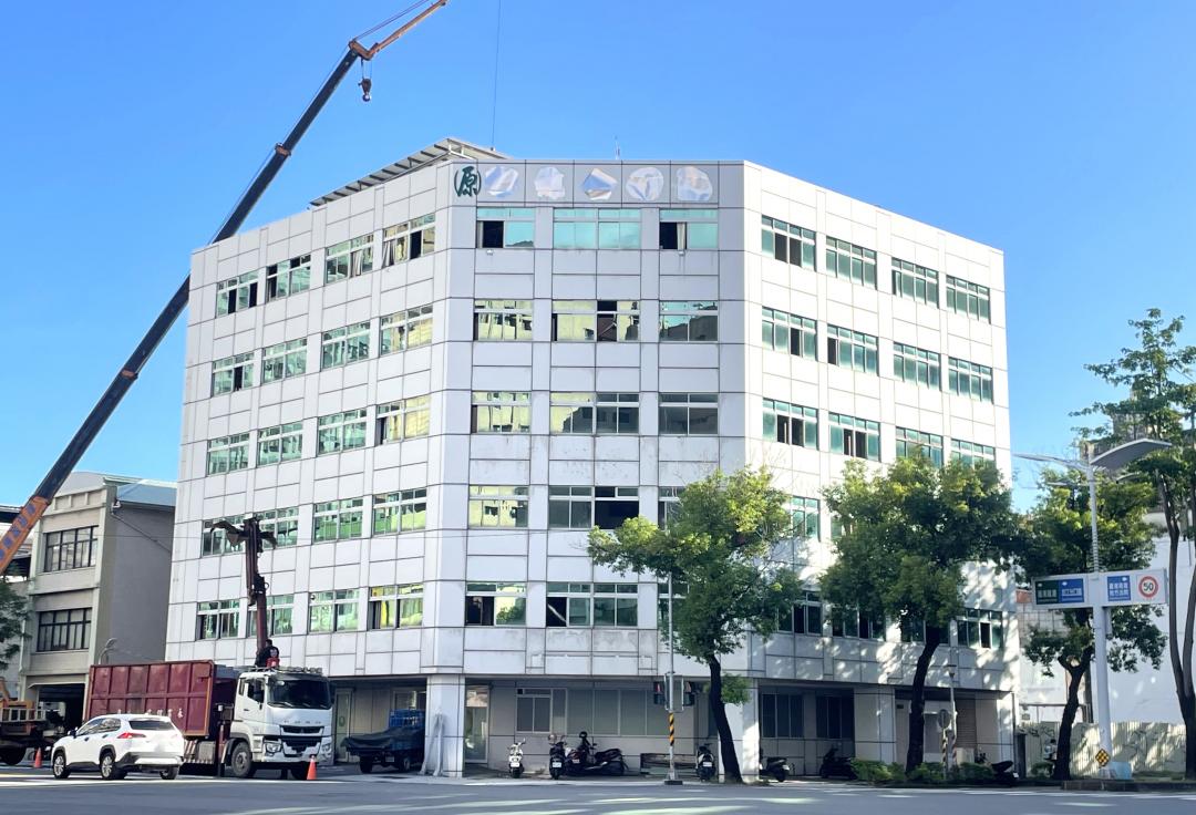 內政部實價登錄最新揭露，位於苓雅區成功一路開業已半世紀的知名「邱外科醫院」，去年12月以3.4億元成交，據了解，買方為聯上建設集團董座蘇永義以個人名義買下。(圖:台灣房屋提供)