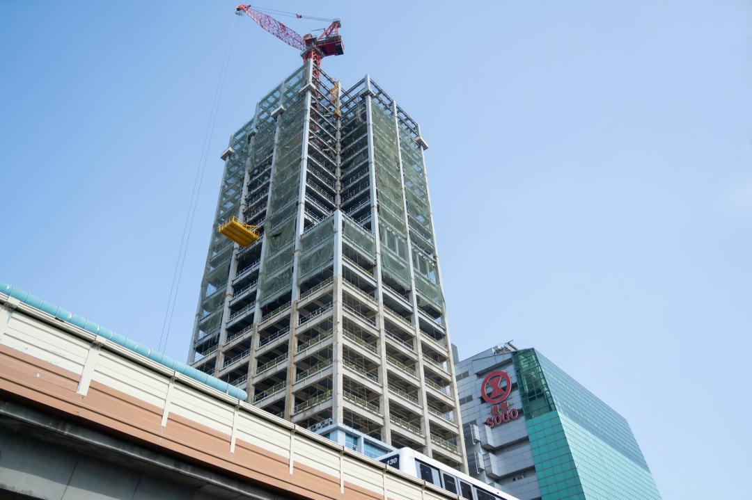 「忠孝懷生」公辦都更日前舉辦上樑典禮。（台北住都中心提供）