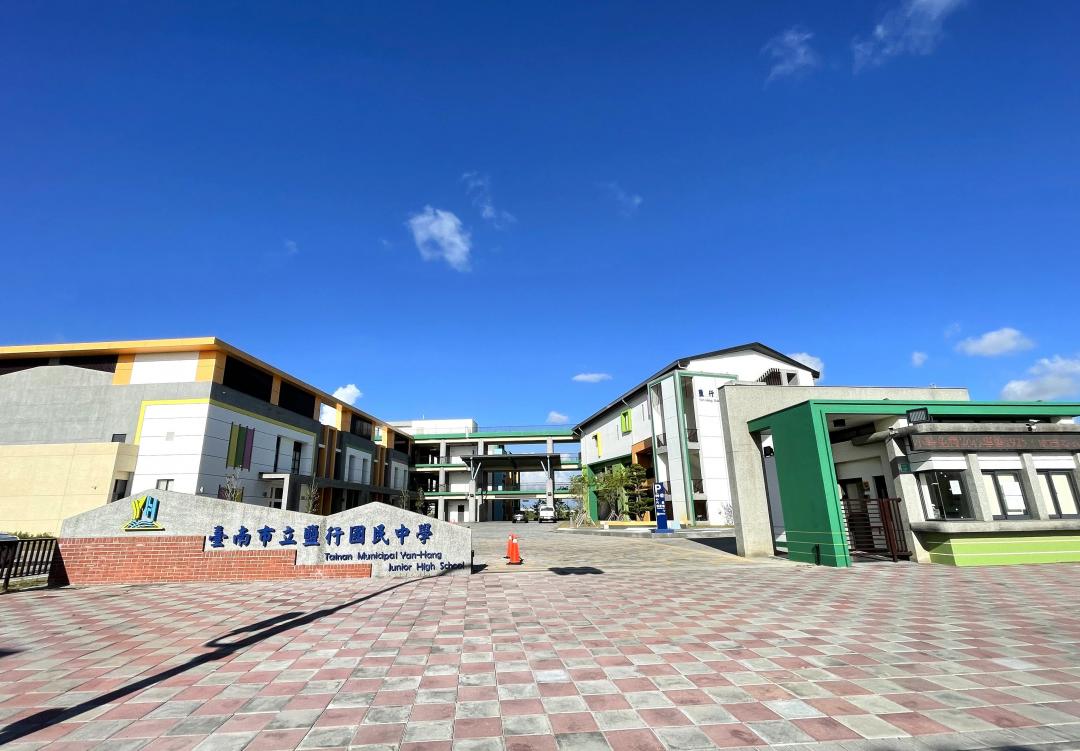 近來南市房屋預售市場買氣觀望，多數行政區均呈現申報戶數量縮，但在重大建設與新開發區議題引領下，永康與歸仁預售屋價格帶仍上漲。