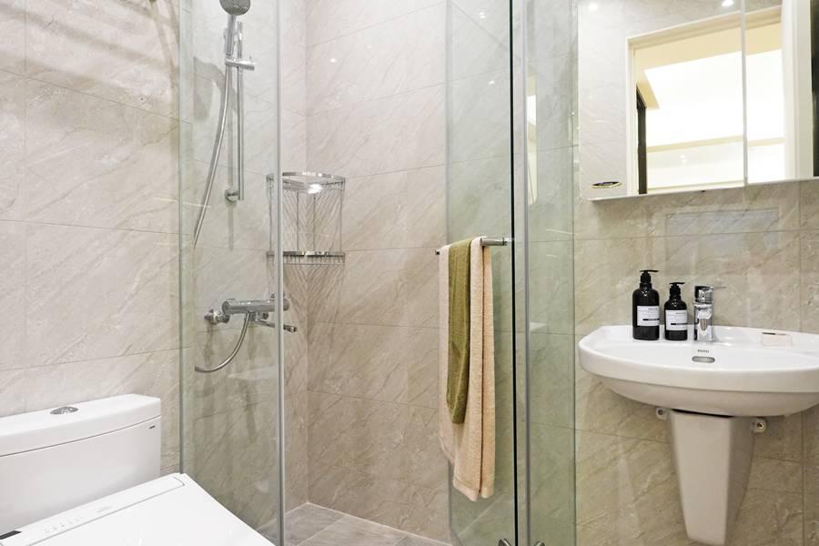 衛浴採乾濕分離。