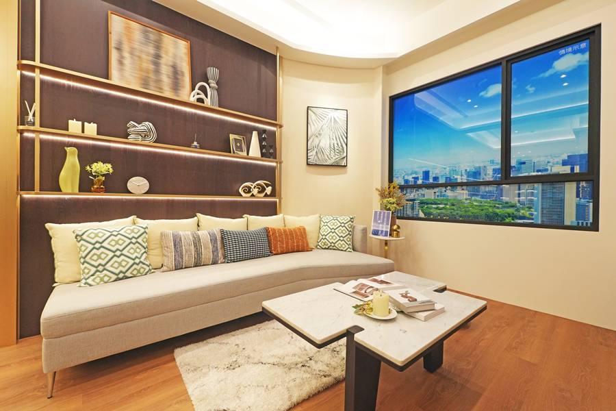 公領域客廳空間走道流暢。