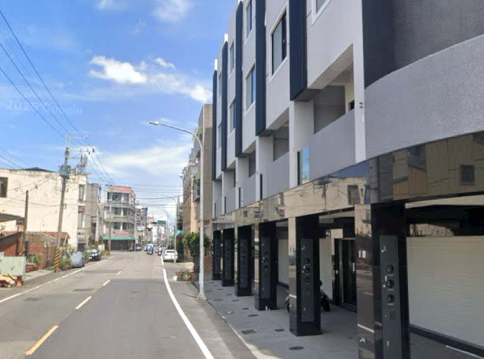 政府打炒房 台南又傳建商收攤!業界:限貸令將促使建商收攤潮 買氣已觀望低迷的台南房市,又傳出建商交屋後選擇收攤停業情事!建商在永康大灣推出透天案,8月初最後一戶交屋完成後宣告停業。(圖:翻攝Google Maps)