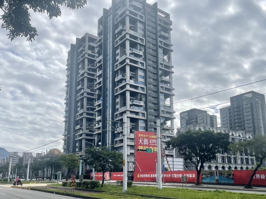 雙北地區近1年60歲以上銀髮族的新增房貸件數，淡水區以294件的申貸件數居雙北之冠。（中信房屋提供）