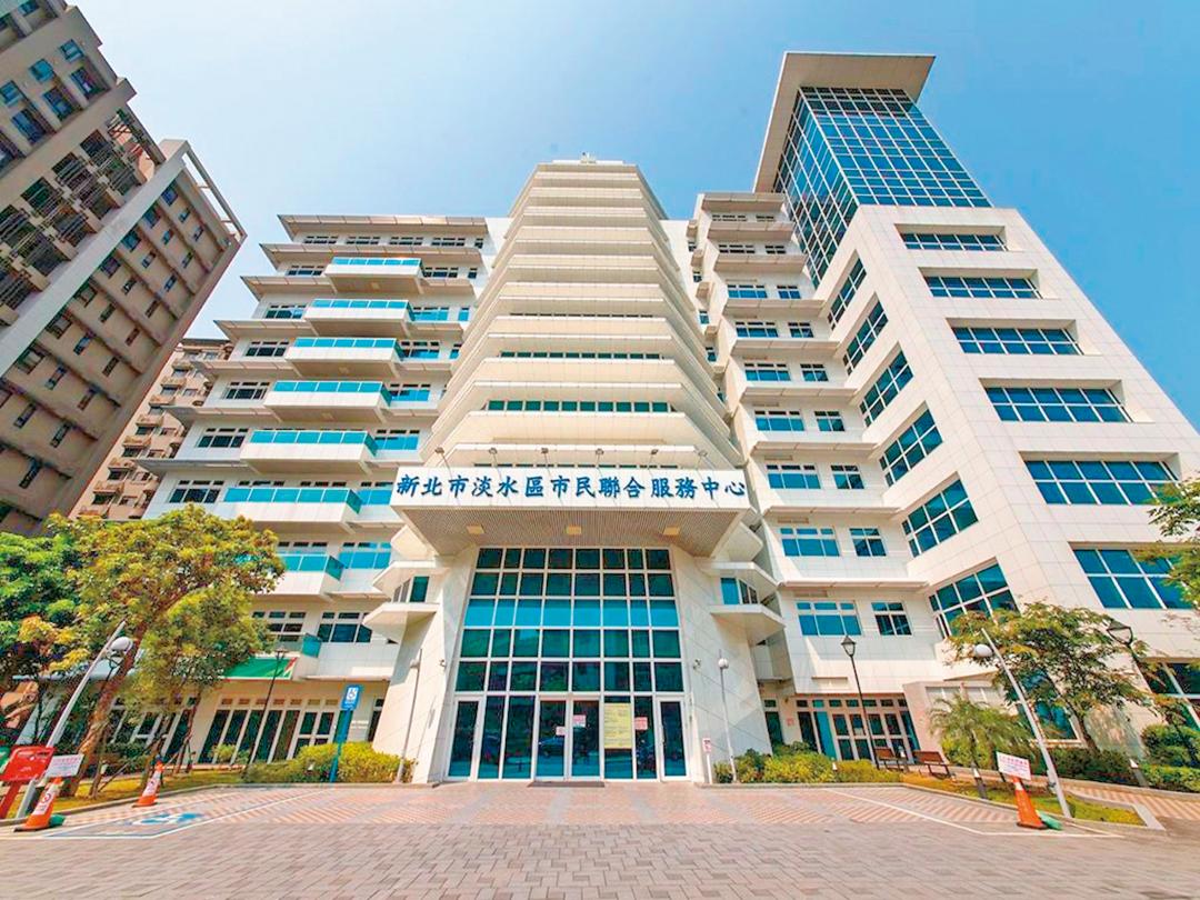 商業機能環繞淡水行政中心發展。