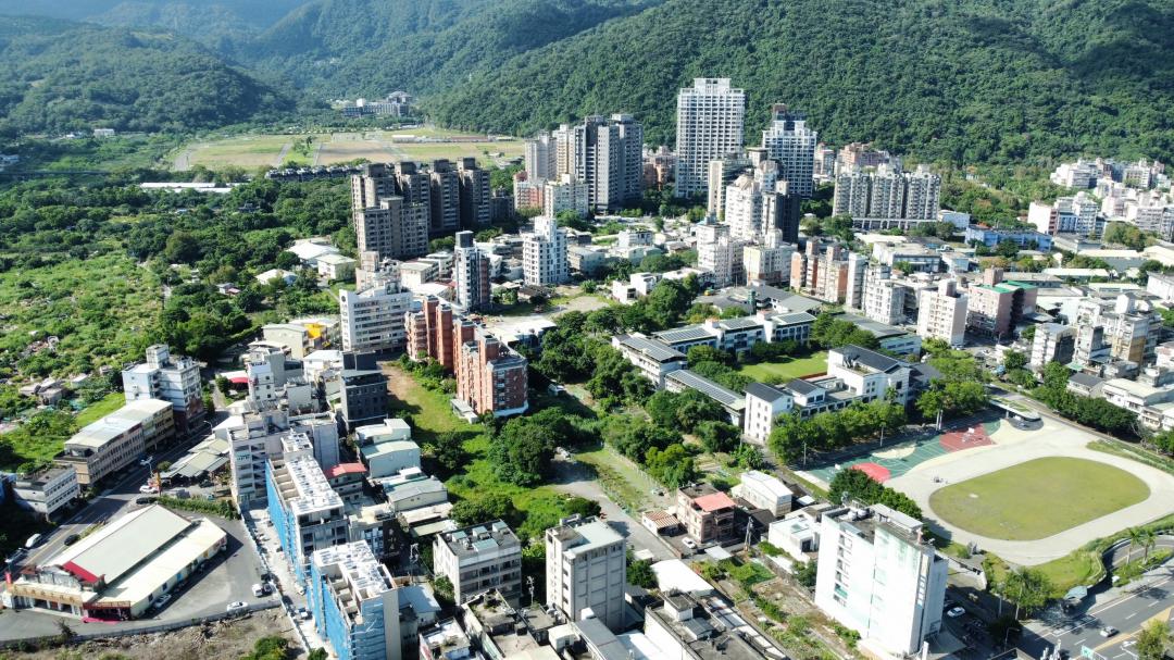 宜蘭電梯大廈10年交易占比增加至43.5%，首度超越透天厝的38.6%，成為宜蘭房市新寵。（中信房屋宜蘭礁溪加盟店提供）