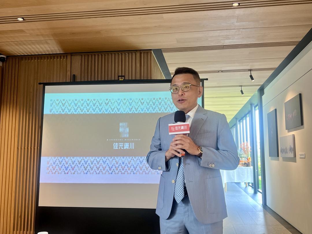 佳元建設董事長蔡錫全認為，若政府打開水龍頭，最快年底房市可迎「小陽春」。（記者朱語蕎攝）