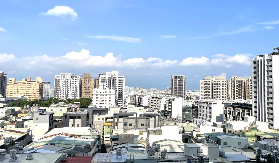 個人出售105年1月1日以後取得之房地,如要適用自住房地之優惠,應特別留意自住三要件。