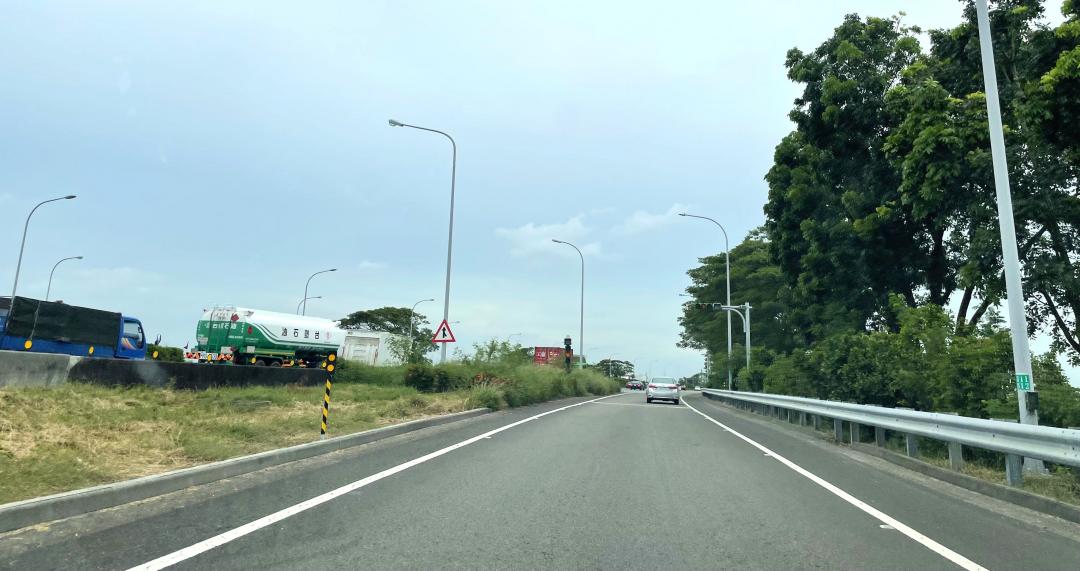 善化區政中心生活圈的聯外交通順暢便利,迅速連結國道1號安定交流道。