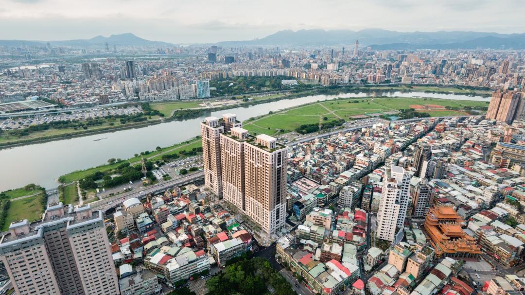 依《公寓大廈管理條例》第7條,屋頂之構造屬建築物「共用部分」,不得約定專用。(圖/資料照,示意圖非新聞所述社區)