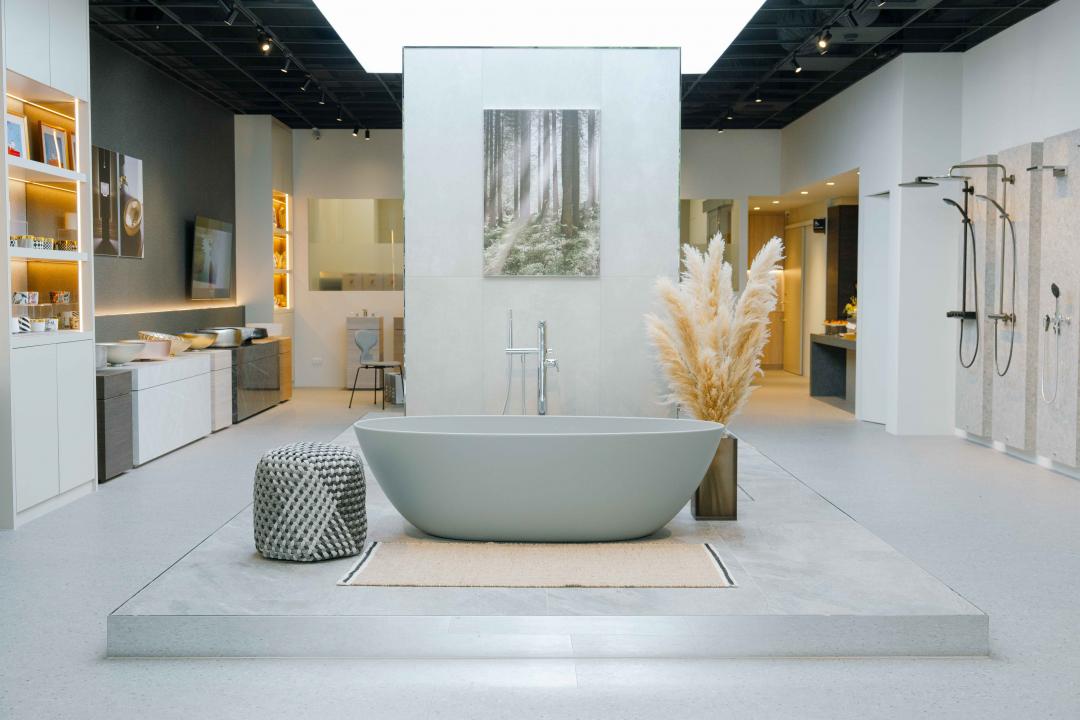 作為進駐楠弘柏元門市的主力品牌，德國百年衛浴名品Villeroy & Boch以藝術性與實用性兼具的極致工藝，帶動桃園房市嶄新設計視角。(圖/楠弘集團提供)