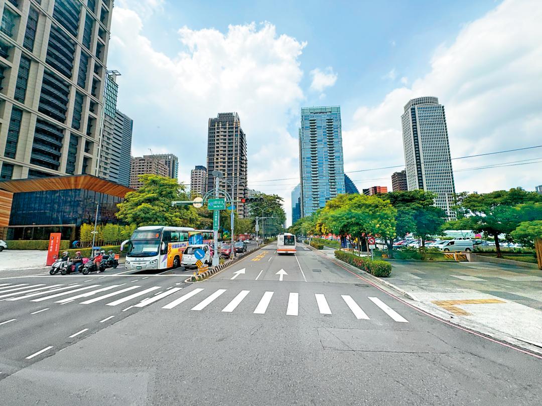 �P�Τ��P�R�H�@���H���ӳ��A�i���ú�@�b�|�C