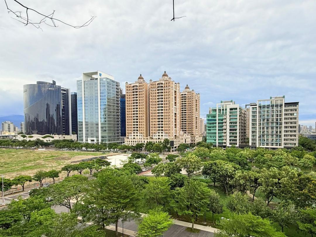 房地合一稅減少表現與交易量年減表現一致,反映市場交易量減少。(圖/資料照)