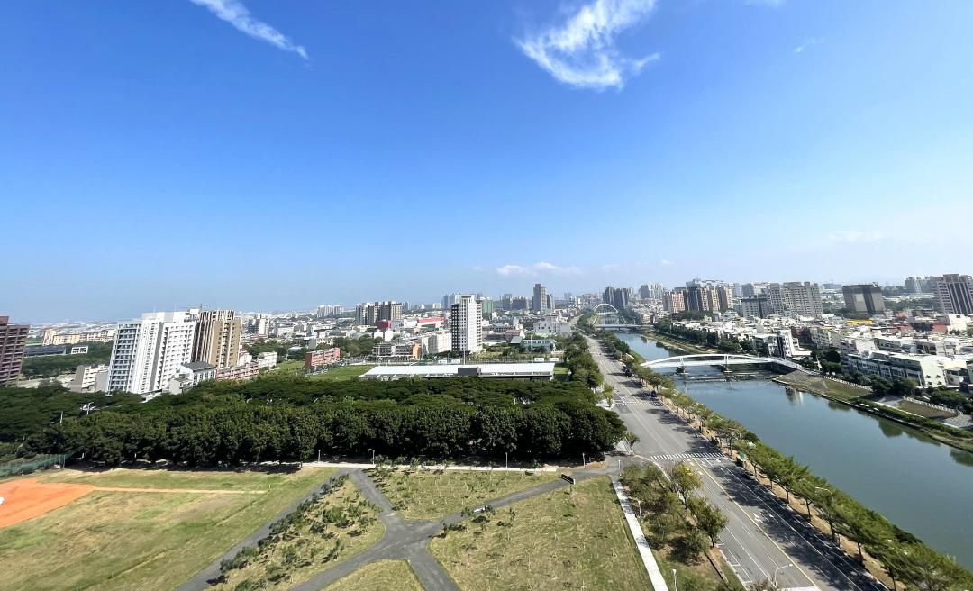 今年928檔推案以楠梓區為主場，包括4場成屋大樓與6場預售大樓案。