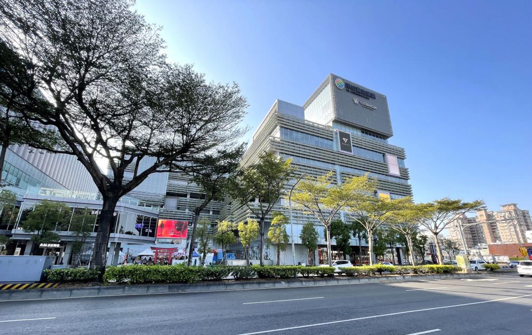 仁德鬧區約15分鐘車程，可迅速連通南紡購物中心與平實公園等大型公園綠地。(圖:業者提供)