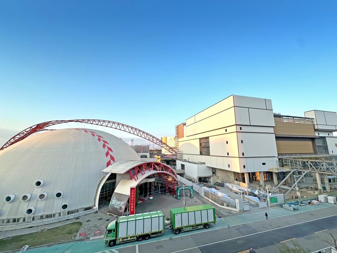 洲際棒球場帶動周邊發展，成為北屯重要地標。