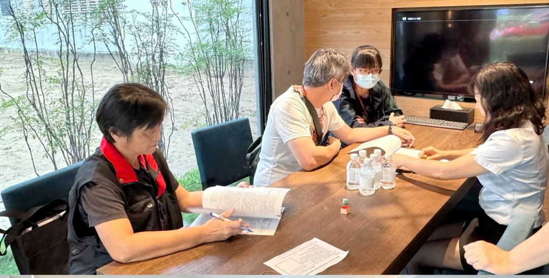 為確保消費者購屋權益，嘉義市府上週再度進行預售屋聯合稽查，目前僅一案銷售中心未申請建築執照違規，嘉市府地政處強調，針對業者違規將加強取締開罰動作。(圖:嘉市府地政處提供)
