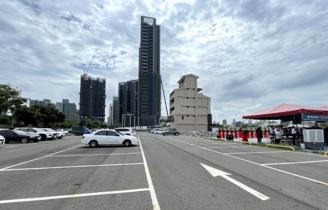 中都濕地公園周圍預售輕豪宅，售價多站上5字頭，吸引品牌建商持續進場推案。